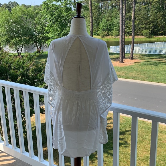 Victoria’s Secret Cover Up - Picture 2 of 4